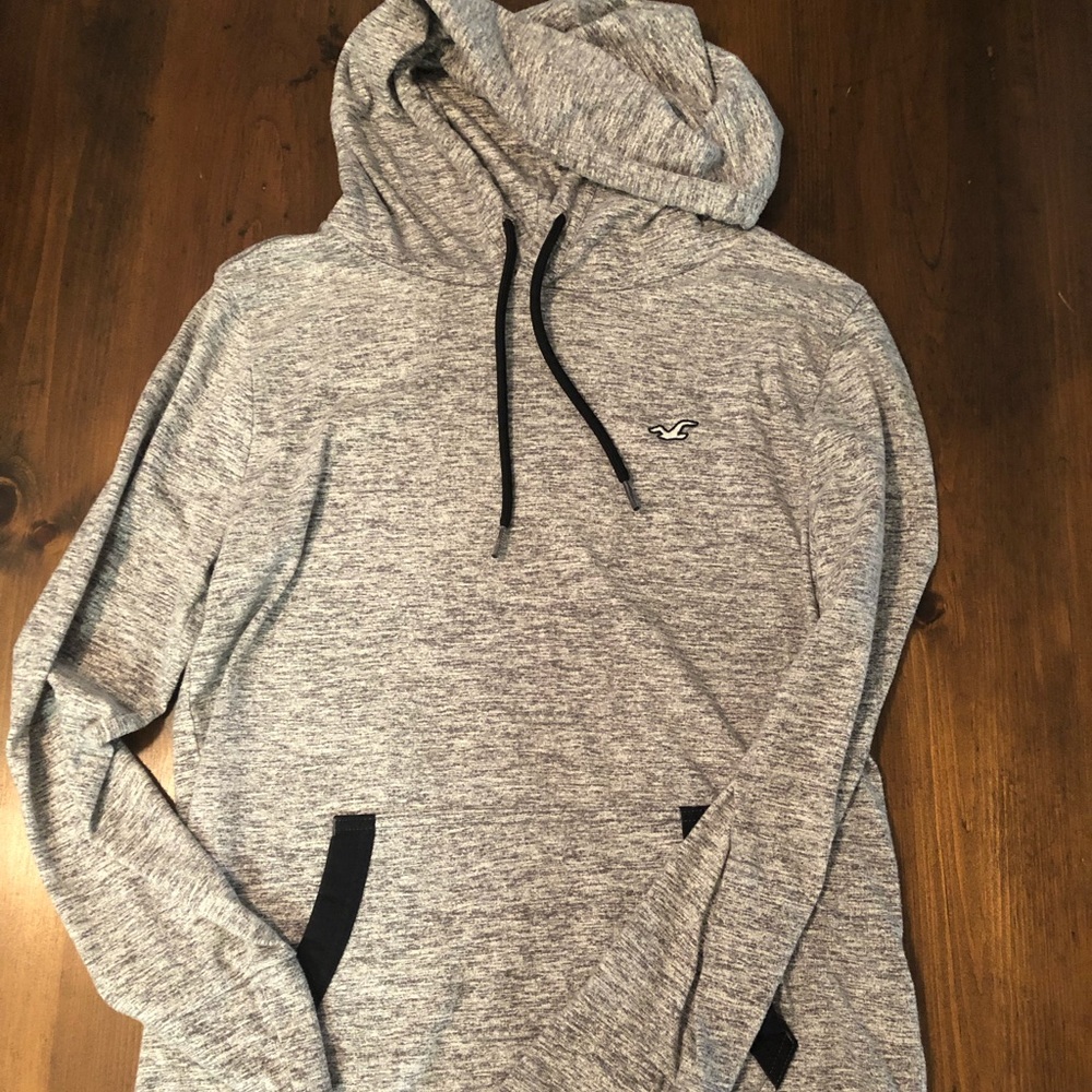 Men’s Hollister size XS hooded t shirt